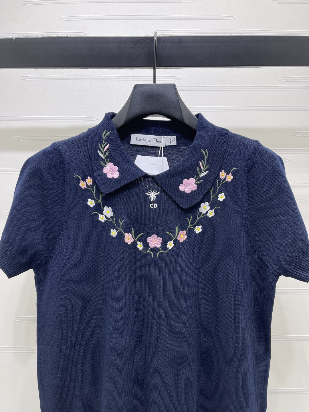 Women's short sleeves